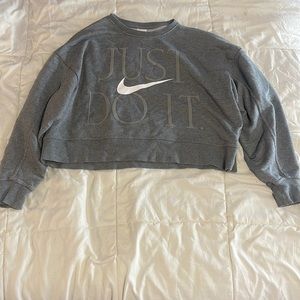 Cropped Nike sweatshirt (super comfy)